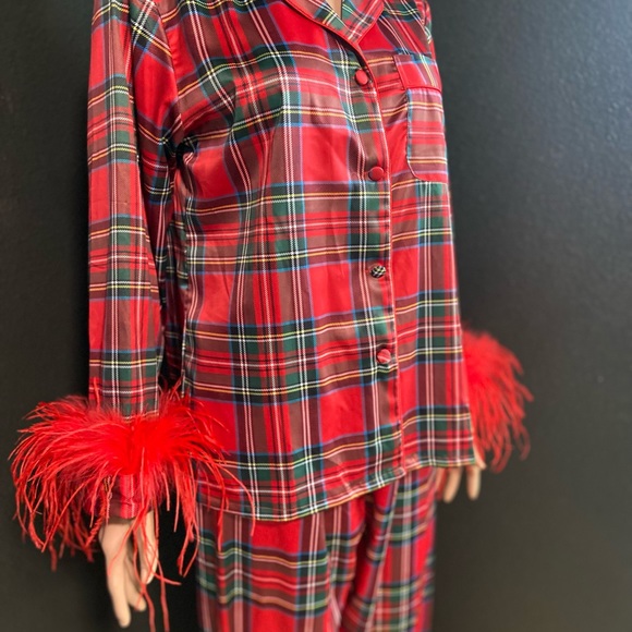 BON VIVIANN Holiday plaid set furry NWOT S/M  (is sold out on their website) - Picture 3 of 7